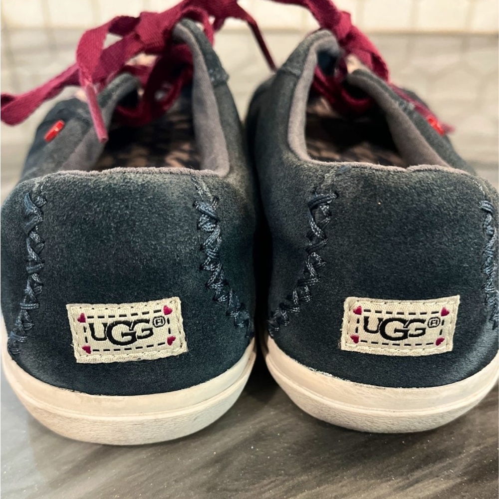 Uggs by Disney Size 5
